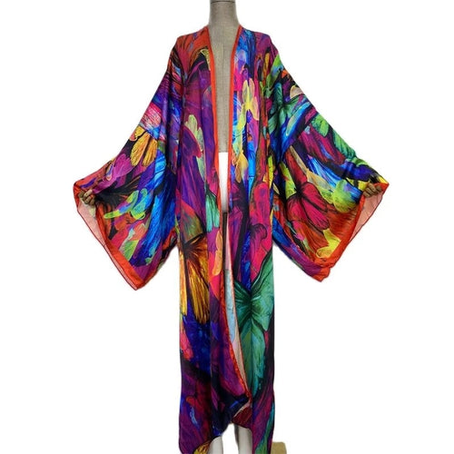 This kimono is simply stunning !! The 