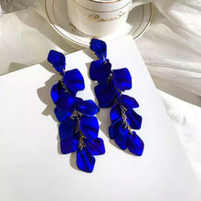 Load image into Gallery viewer, Raindrop Earrings

